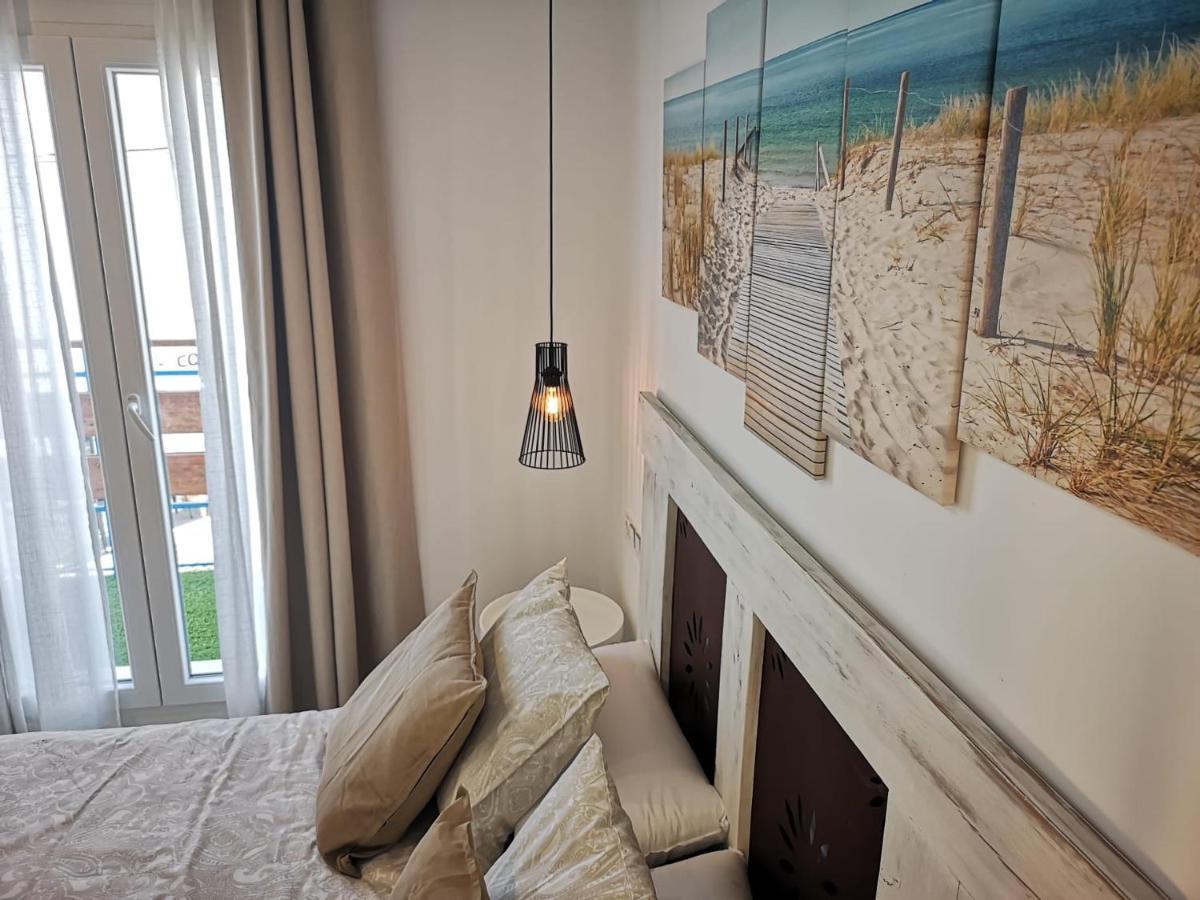 Apartamento Suite Arco De La Villa,Solo Familia Y Parejas,Parking Gratuito Conil De La Frontera Esterno foto